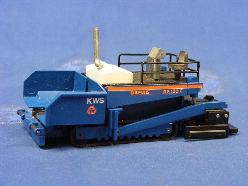 Asfaltadora Demag DF120C Escala 1:50 (Modelo Descontinuado) - KATZER