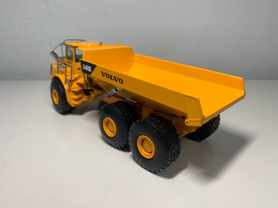 Camión Articulado Volvo A40D Escala 1:50 (Modelo Descontinuado) - KATZER