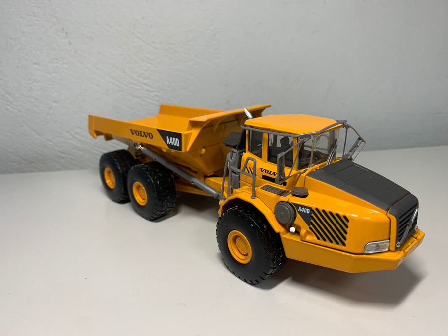 Camión Articulado Volvo A40D Escala 1:50 (Modelo Descontinuado) - KATZER