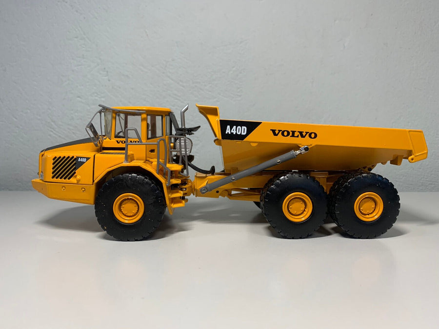 Camión Articulado Volvo A40D Escala 1:50 (Modelo Descontinuado) - KATZER