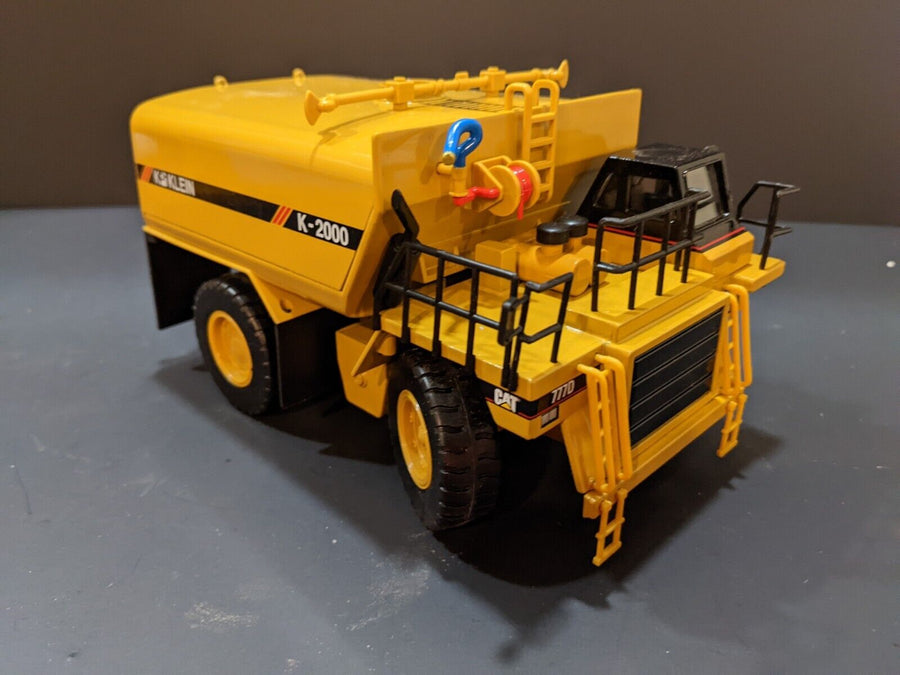 Camión Cisterna 777D Escala 1:50 (Modelo Descontinuado) - KATZER