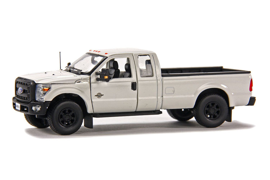 Camioneta Pickup Ford F250 2 en 1 Con Cabina Crew 6 Ft Bed & Cabina Super 8 Ft Bed - Blanco (Modelo Descontinuado) - KATZER