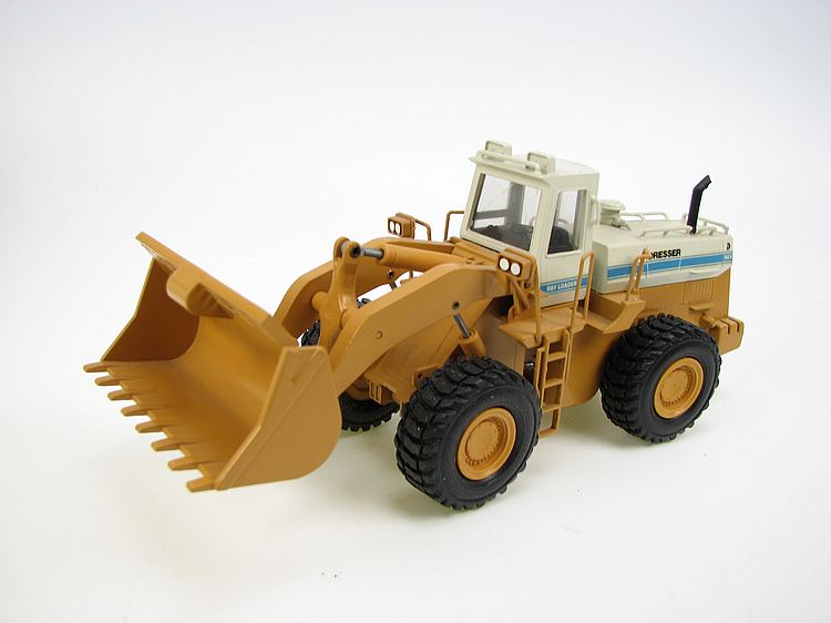 Cargador De Ruedas Dresser 560B Escala 1:50 (Modelo Descontinuado) - KATZER