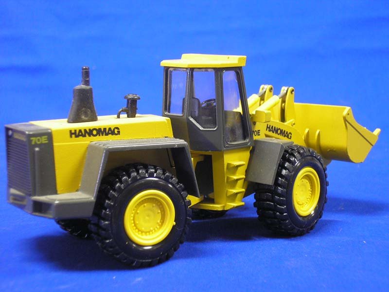 Cargador De Ruedas Hanomag 70E Escala 1:50 (Modelo Descontinuado) - KATZER