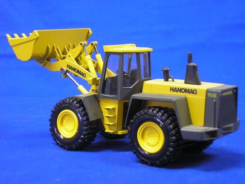 Cargador De Ruedas Hanomag 70E Escala 1:50 (Modelo Descontinuado) - KATZER
