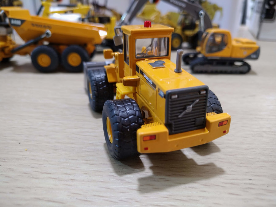 Cargador de Ruedas Volvo L150C Escala 1:87 (Modelo Descontinuado) - KATZER