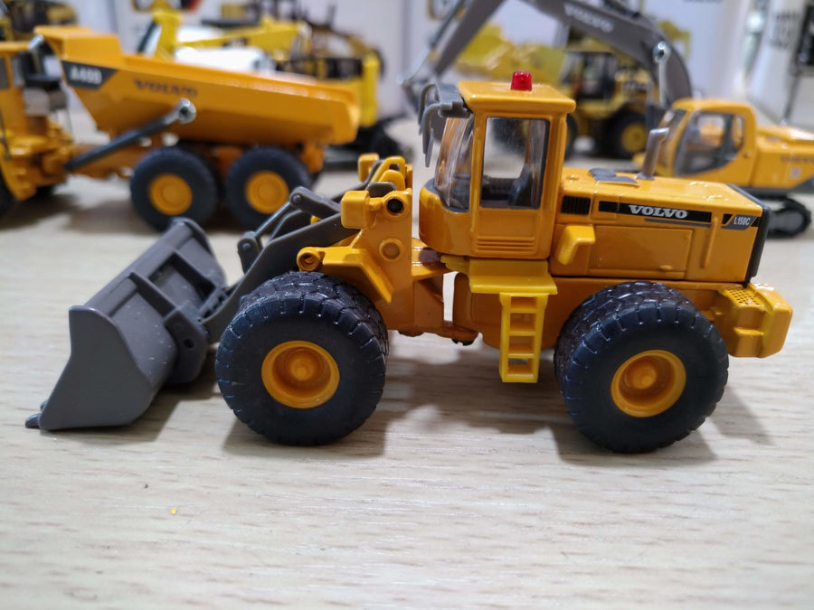 Cargador de Ruedas Volvo L150C Escala 1:87 (Modelo Descontinuado) - KATZER