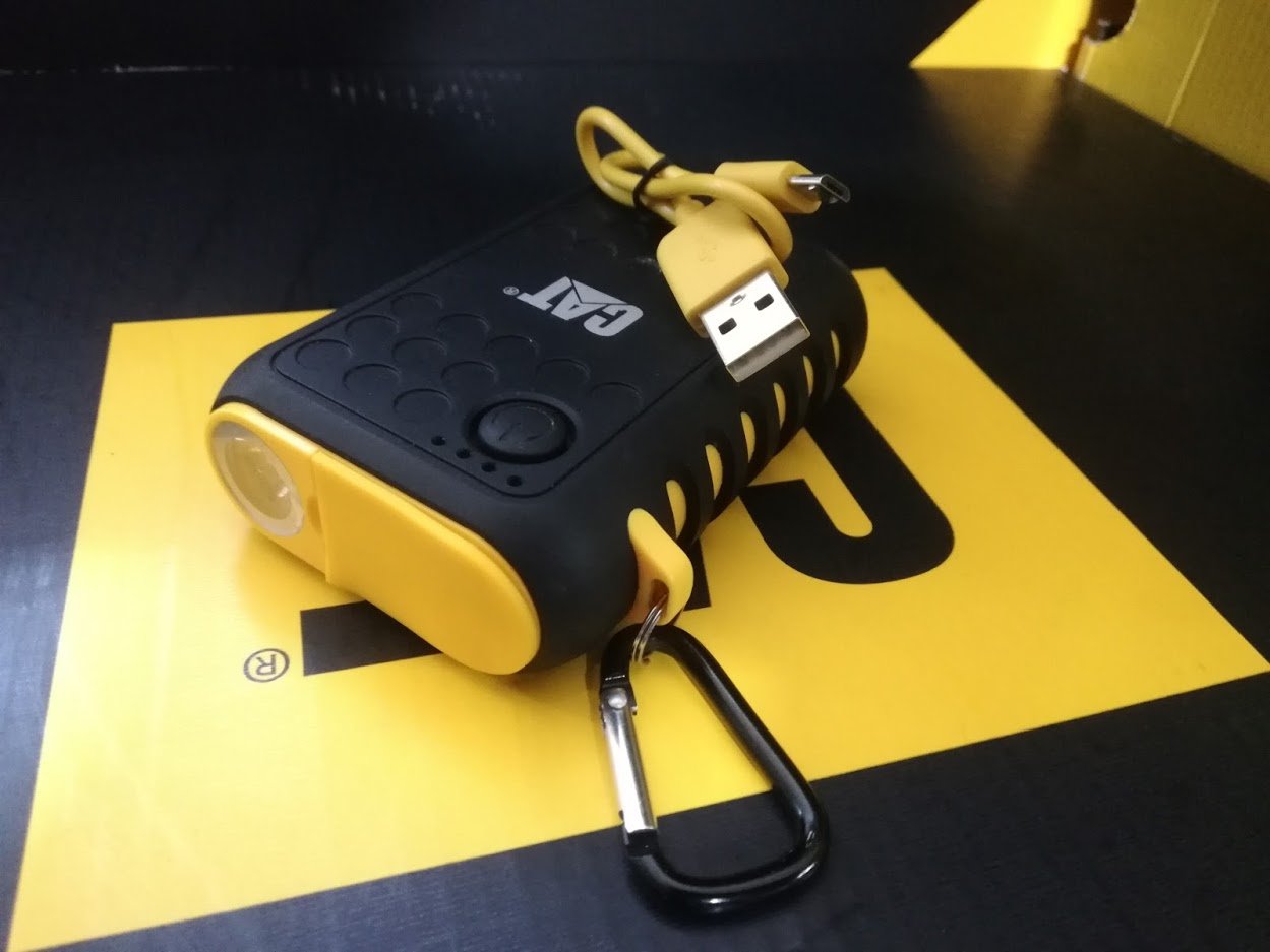 Cargador Portátil Cat Active Urban Powerbank de 10.000 mAh. con Tecnología Militar IP65 - KATZER