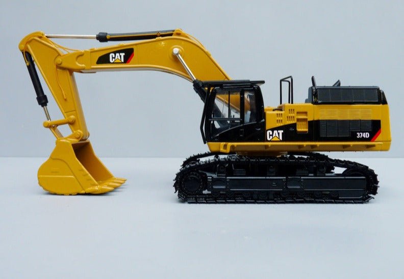Excavadora De Orugas 374D Escala 1:50 (Modelo Descontinuado) - KATZER