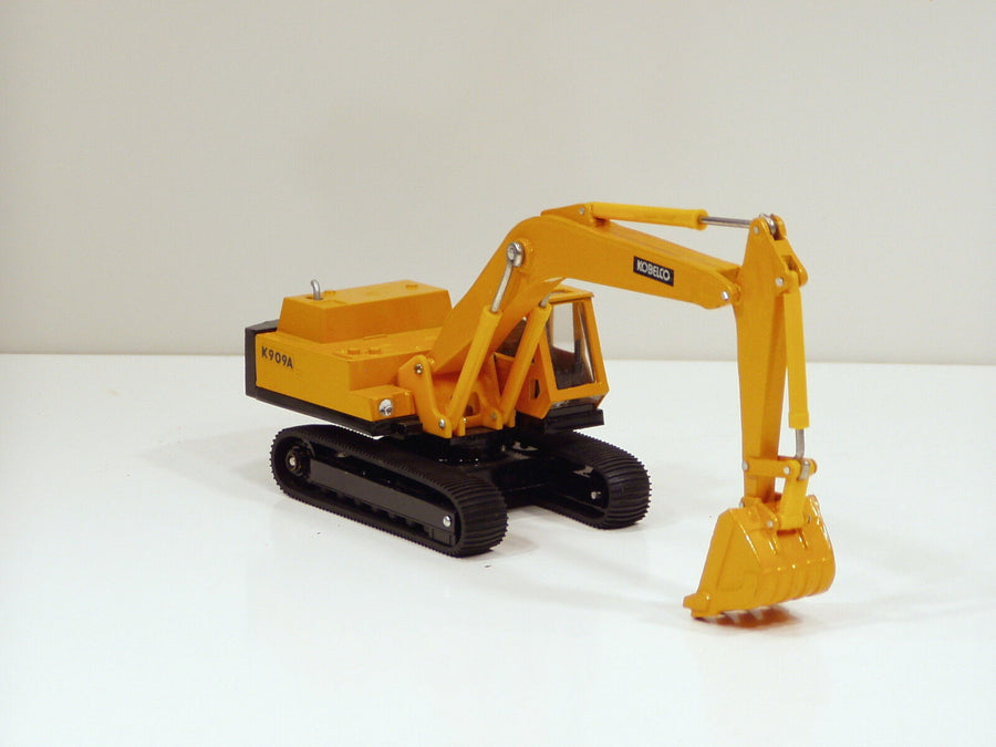 Excavadora De Orugas Kobelco K909A Escala 1:50 (Modelo Descontinuado) - KATZER