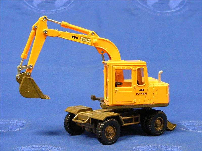 Excavadora De Ruedas Komatsu 10 - H4W Escala 1:40 (Modelo Descontinuado) - KATZER