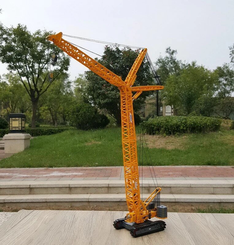 Grúa De Oruga XCMG XGC260 Escala 1:120 (Modelo Descontinuado) - KATZER