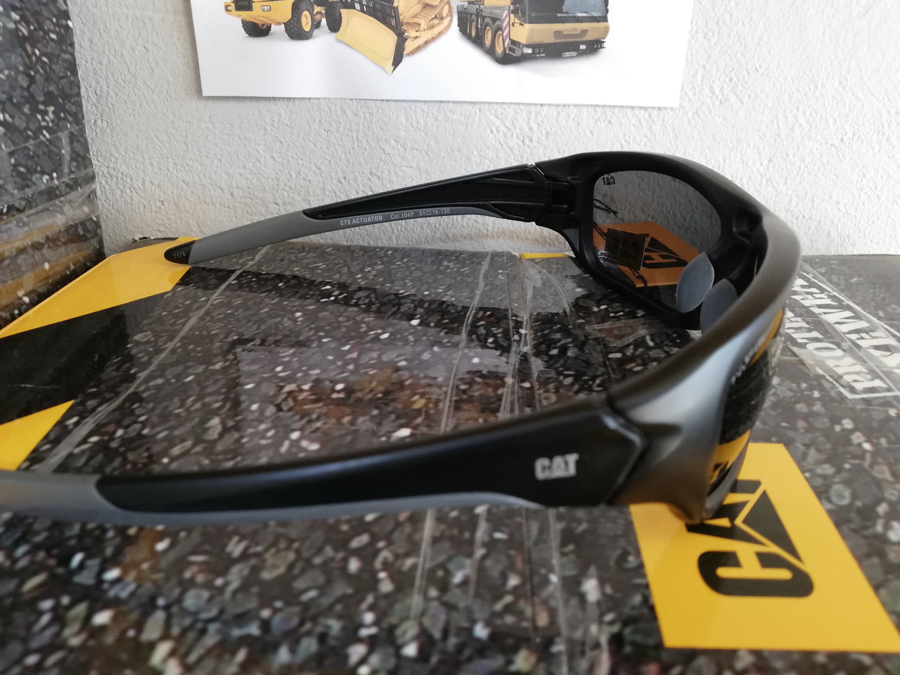 Lentes De Sol Actuator 104P Lunas Negras Polarizadas - KATZER