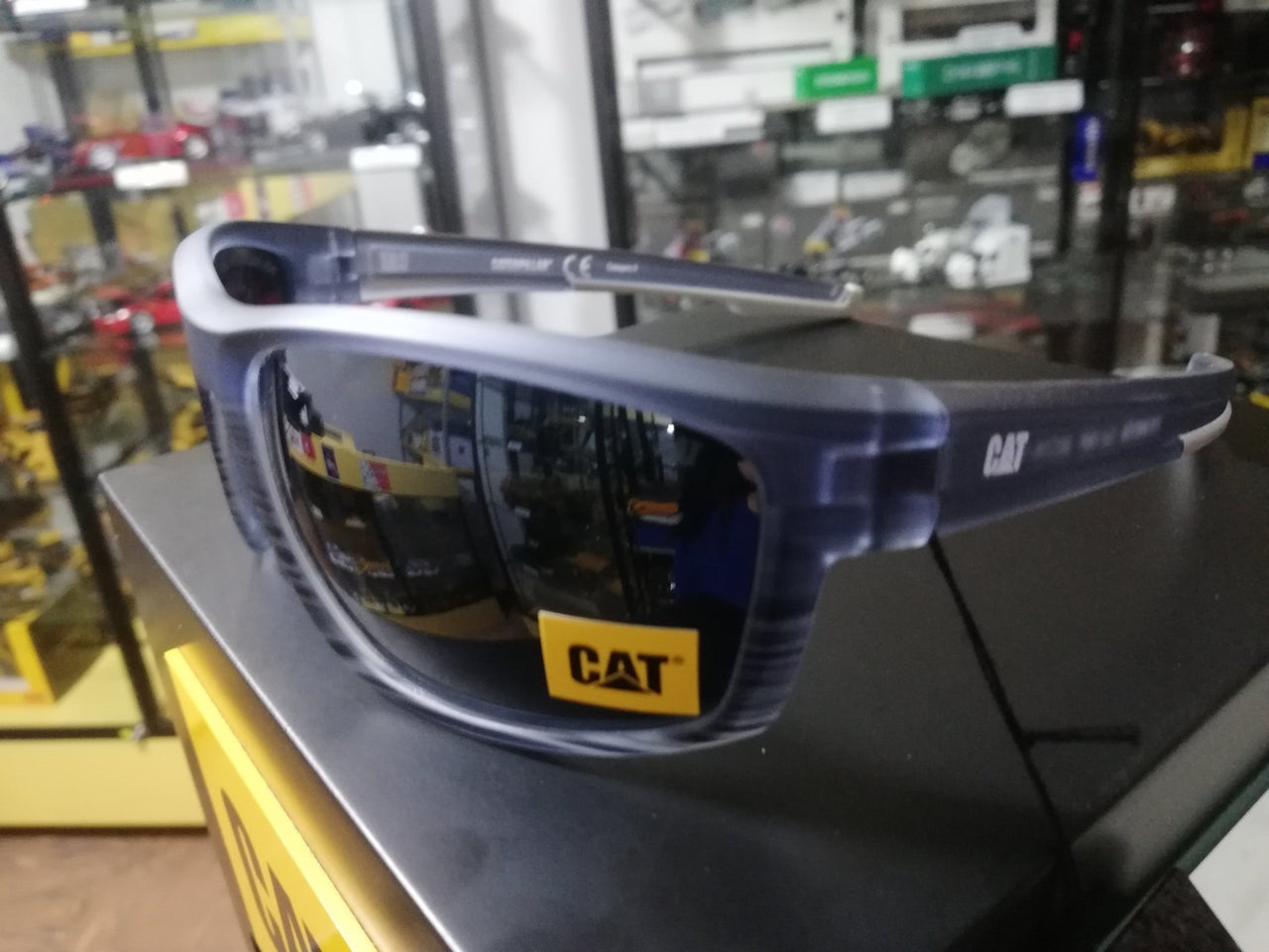 Lentes De Sol Cat CTS-MOTOR-106P Lunas Negro Polarizadas - KATZER