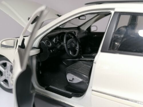 Mercedes - Benz ML350 Escala 1:18 (Welly) - KATZER