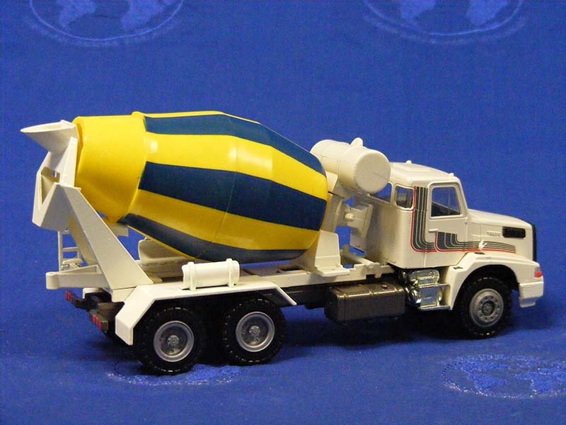 Mezcladora De Concreto Volvo NL12 Escala 1:50 (Modelo Descontinuado) - KATZER