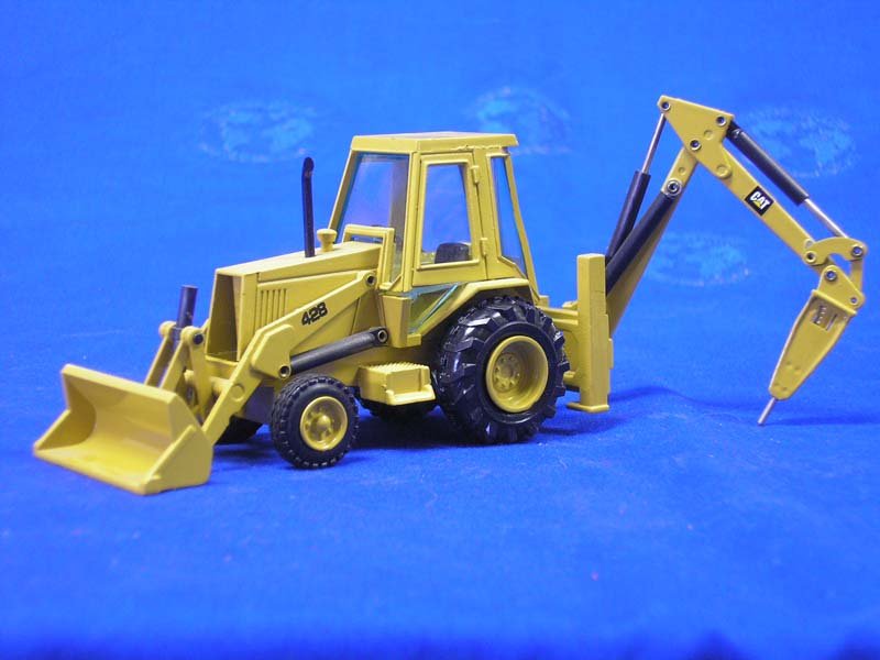 Retroexcavadora 428 Escala 1:50 (Modelo Descontinuado) - KATZER