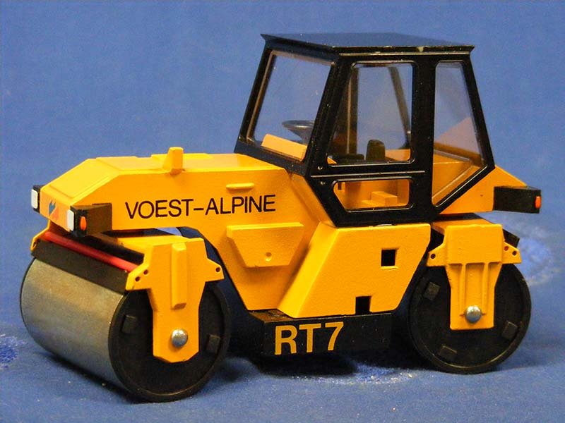 Rodillo Compactador Voest - Alpine RT7 Escala 1:35 (Modelo Descontinuado) - KATZER