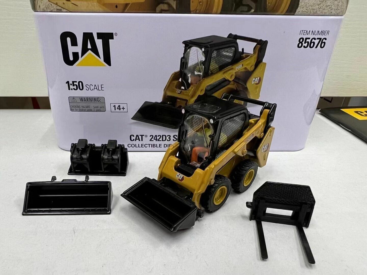 Minicargador  242D3 Escala 1:50