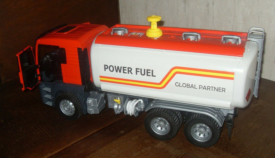 Camión Cisterna Man TGS Escala 1:16