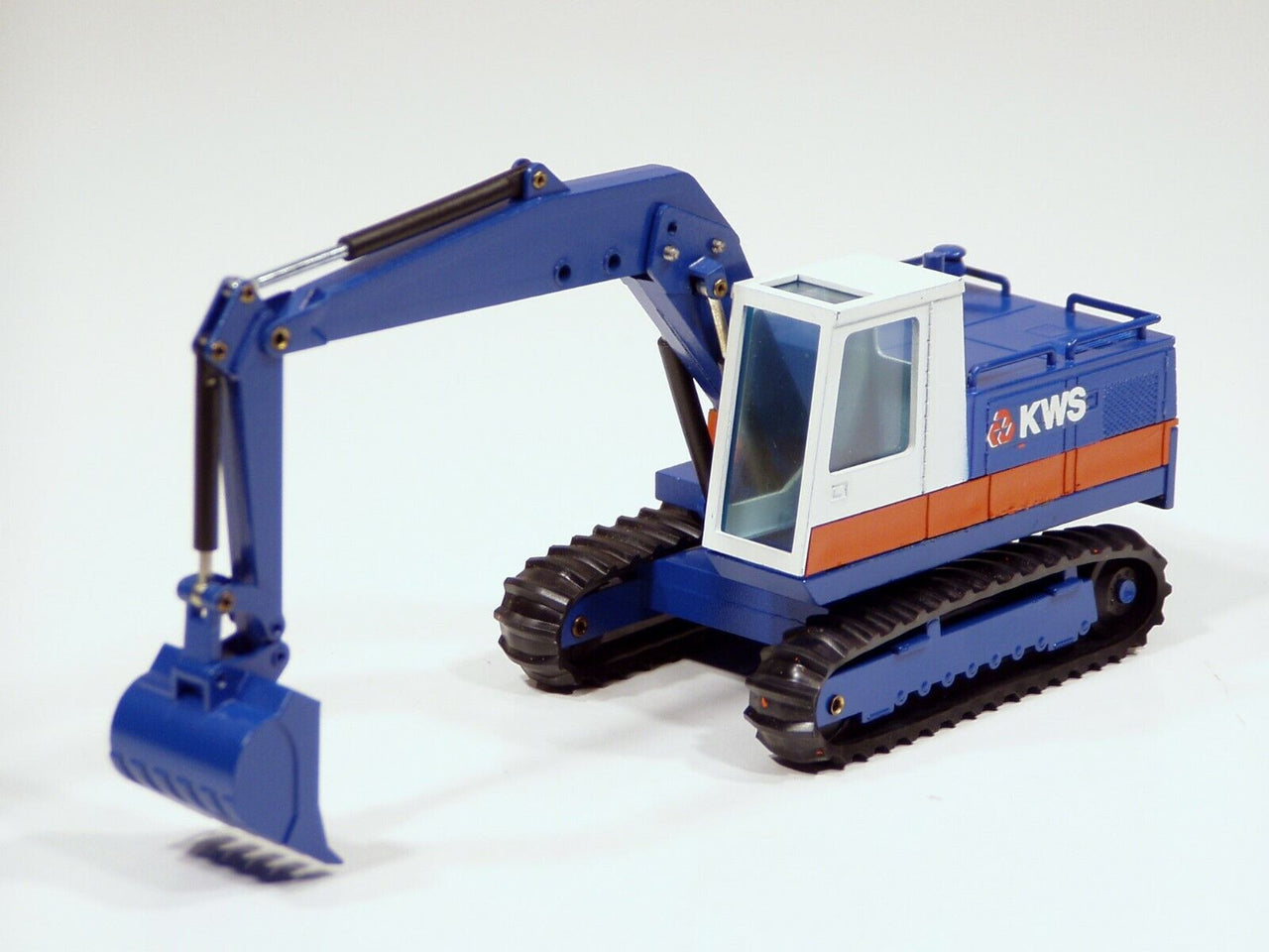 Excavadora De Orugas  215 Escala 1:50 (Modelo Descontinuado)