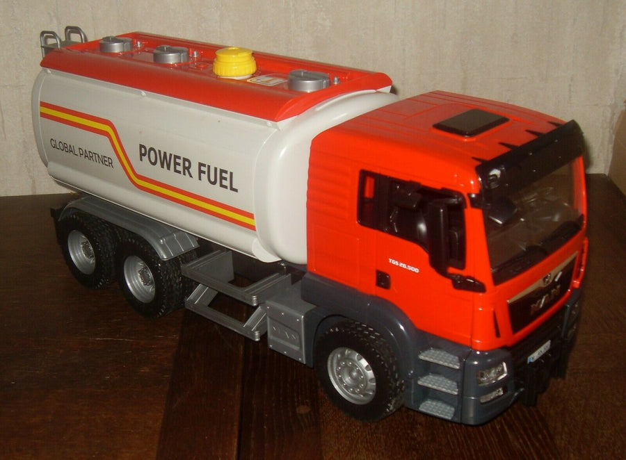 Camión Cisterna Man TGS Escala 1:16