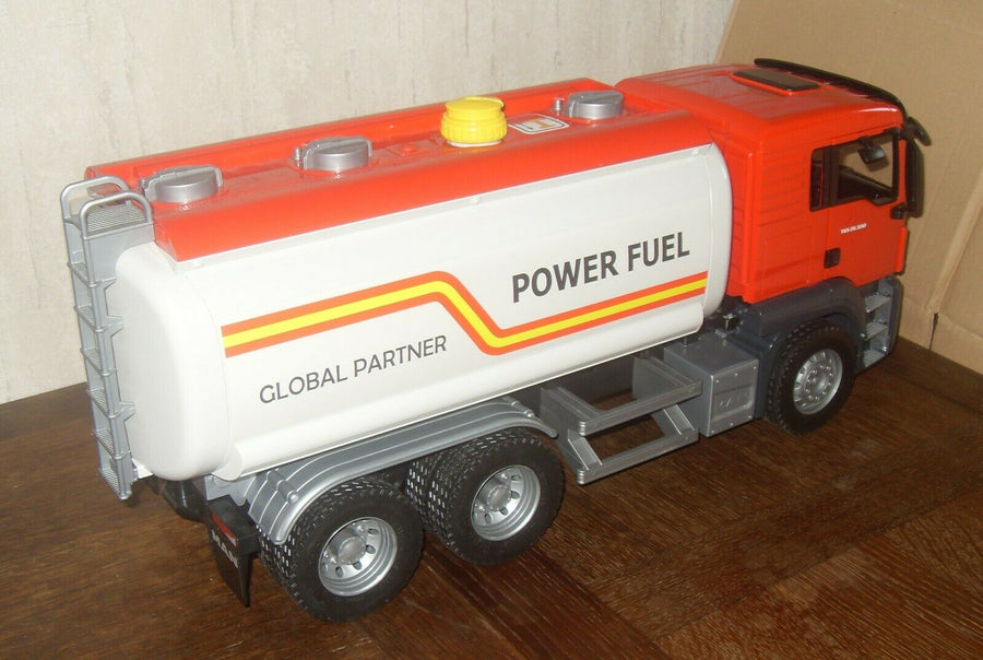 Camión Cisterna Man TGS Escala 1:16