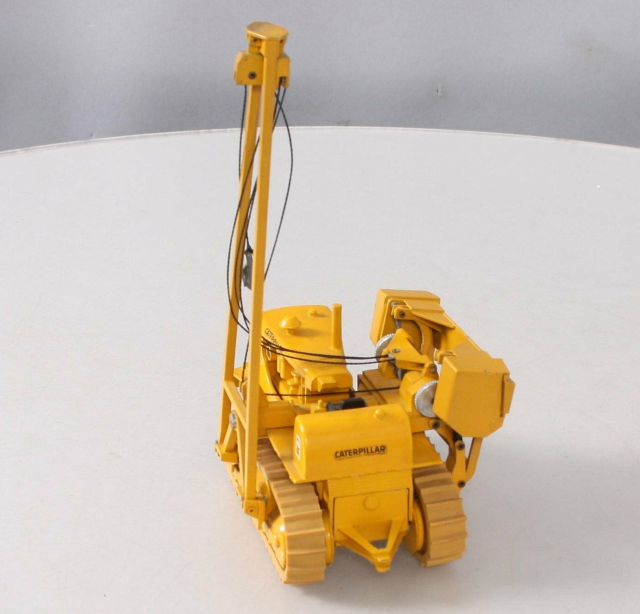 Tractor Tiende Tubos  594 Escala 1:50 (Modelo Descontinuado)