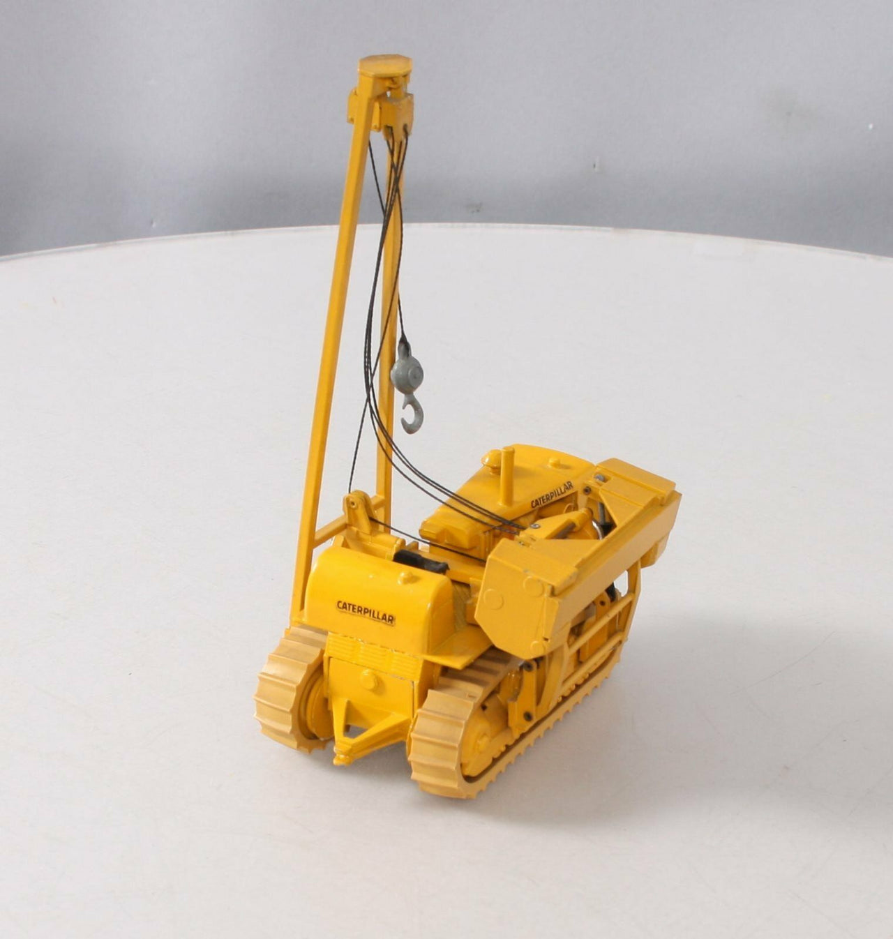 Tractor Tiende Tubos  594 Escala 1:50 (Modelo Descontinuado)