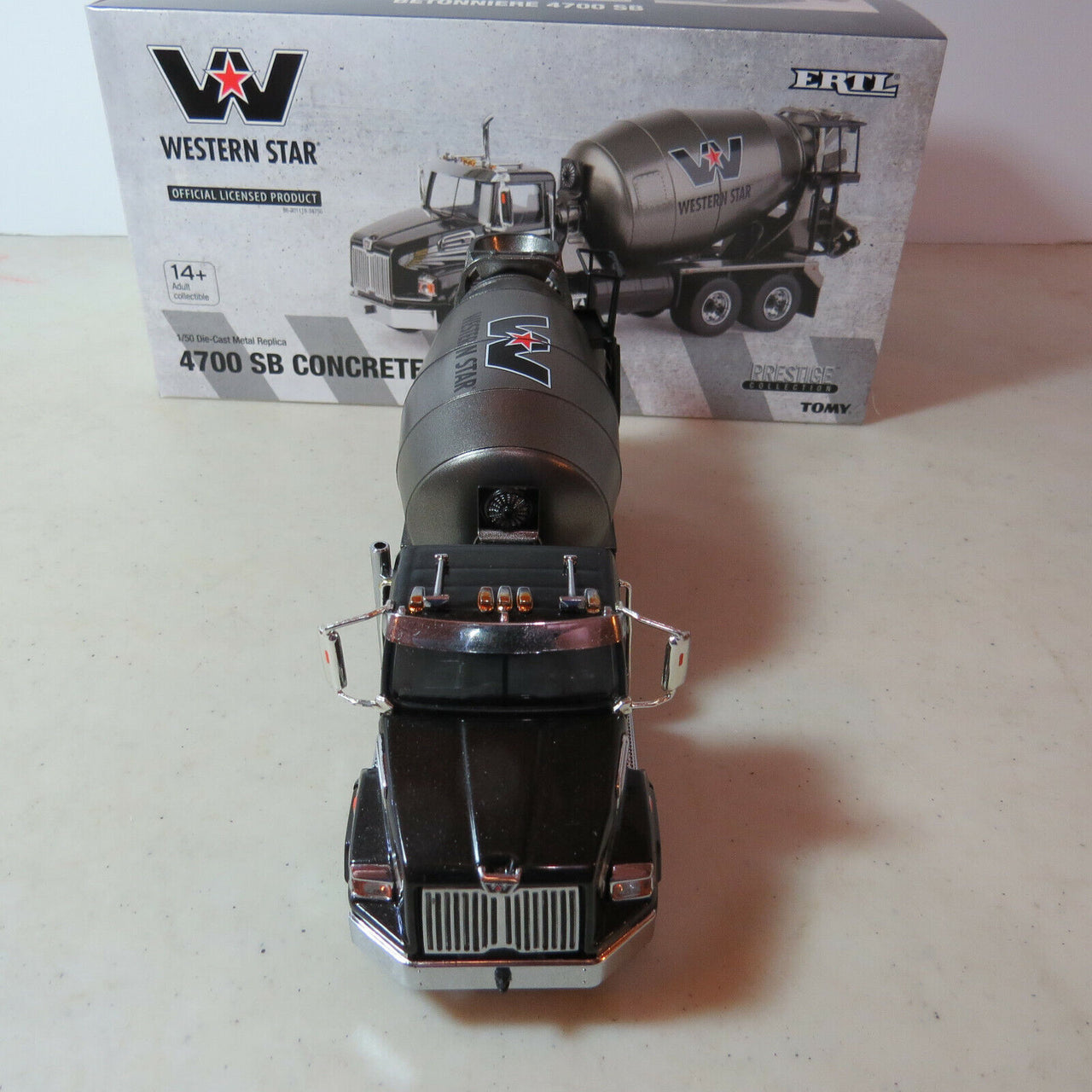 Mezcladora Western Star 4700 SB Escala 1:50 (Modelo Descontinuado)