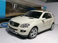 Thumbnail for Mercedes - Benz ML350 Escala 1:18 (Welly)