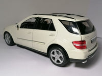 Thumbnail for Mercedes - Benz ML350 Escala 1:18 (Welly)