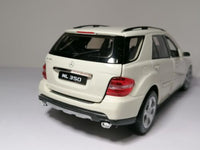 Thumbnail for Mercedes - Benz ML350 Escala 1:18 (Welly)
