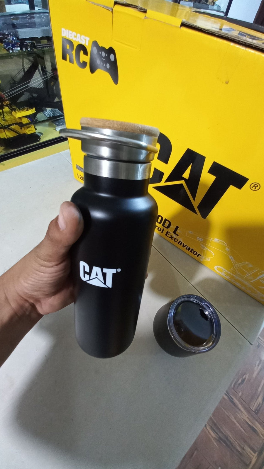 Set de Tomatodo Caterpillar con Tazas - KATZER