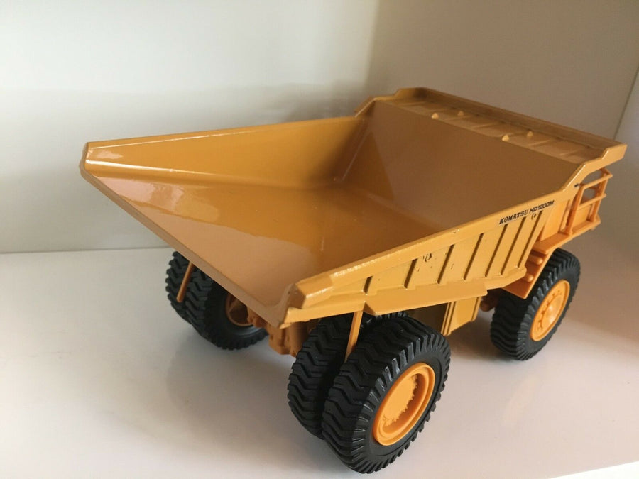 T-5 Camión Minero Komatsu HD1200M Escala 1:50 (Modelo Descontinuado) - KATZER