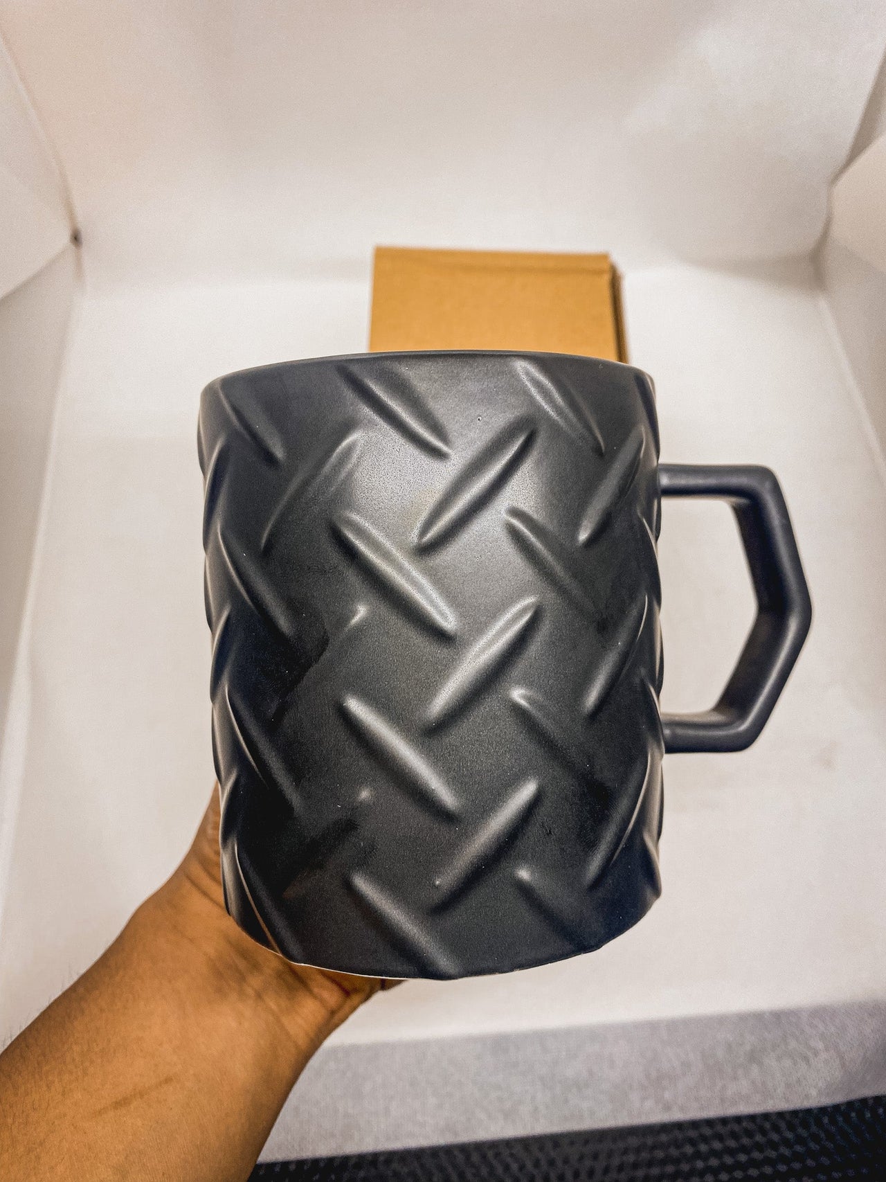 Taza con Textura de Diamante Negro Mate - KATZER