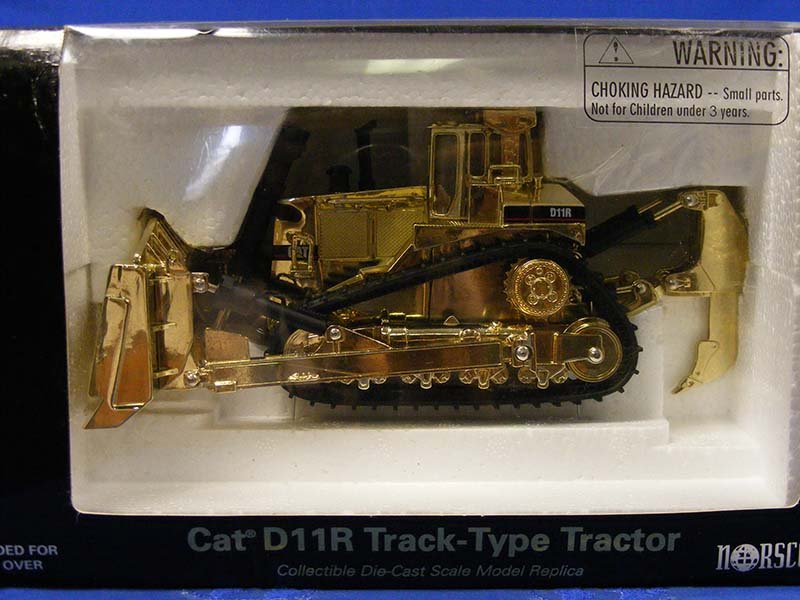 Tractor De Orugas D11R 75 Años De Escala 1:50 (Modelo Descontinuado) - KATZER