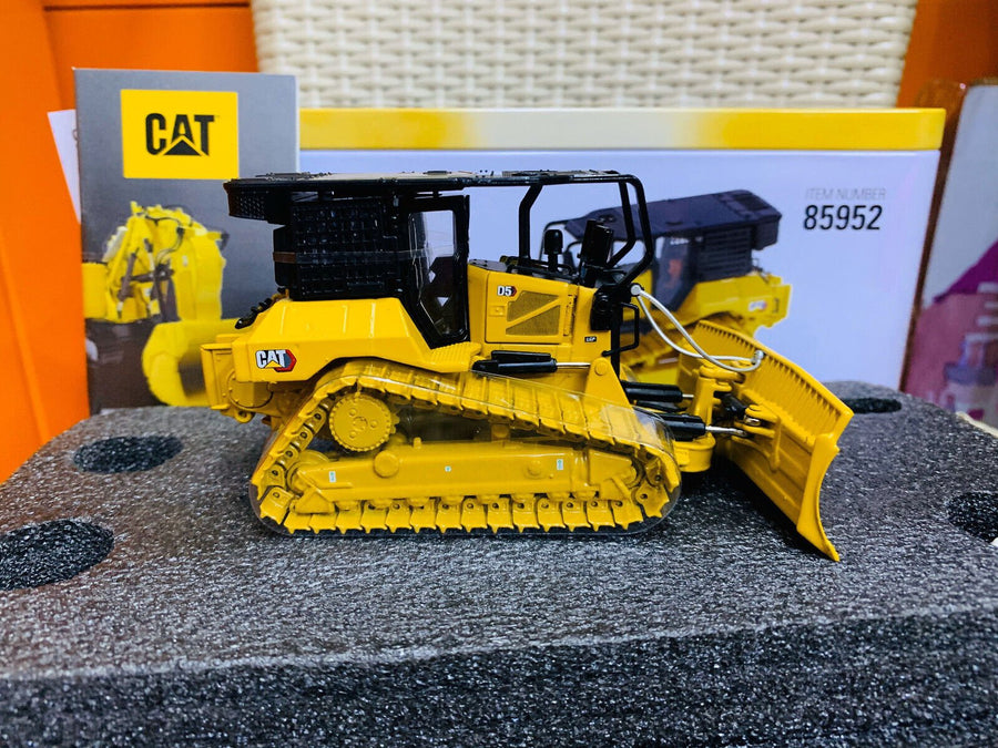 Tractor De Orugas D5 LGP Escala 1:50 - KATZER