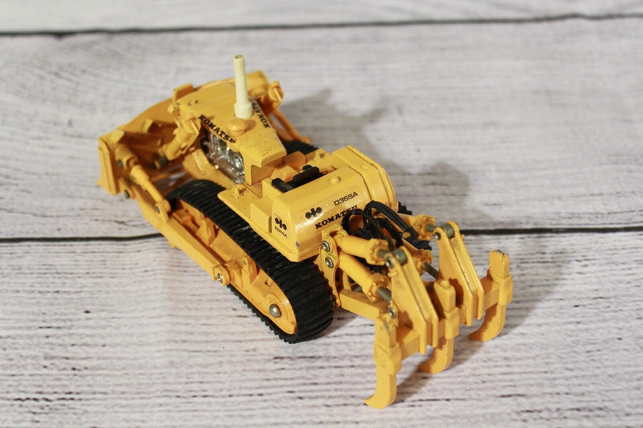 Tractor De Orugas Komatsu D355A Escala 1:50 (Modelo Descontinuado) - KATZER
