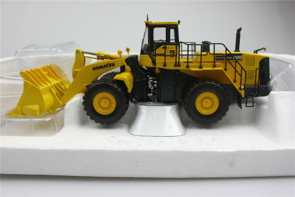 UH8008 Cargador de Ruedas Komatsu WA600 Escala 1:50 - KATZER