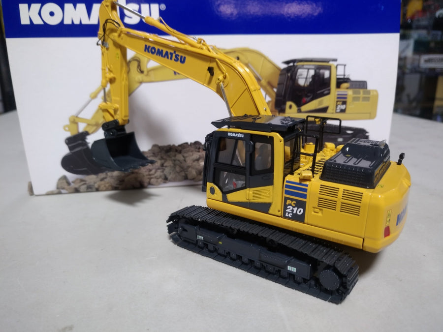 UH8122 Excavadora Komatsu PC210LC-11 Escala 1:50 - KATZER