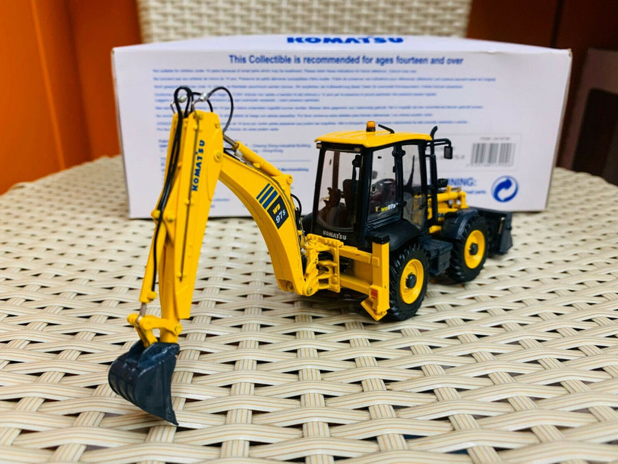 UH8139 Retroexcavadora Komatsu WB97S-8 Escala 1:50 - KATZER